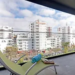 Sky 公寓